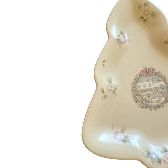 Vintage Pfaltzgraff Tea Rose Christmas Tree Plate 10” x 8” - Picture 3 of 8